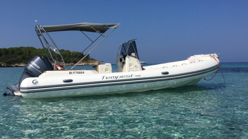 Alquilar SEMIRRíGIDAS - CAPELLI TEMPEST 700 en Ibiza